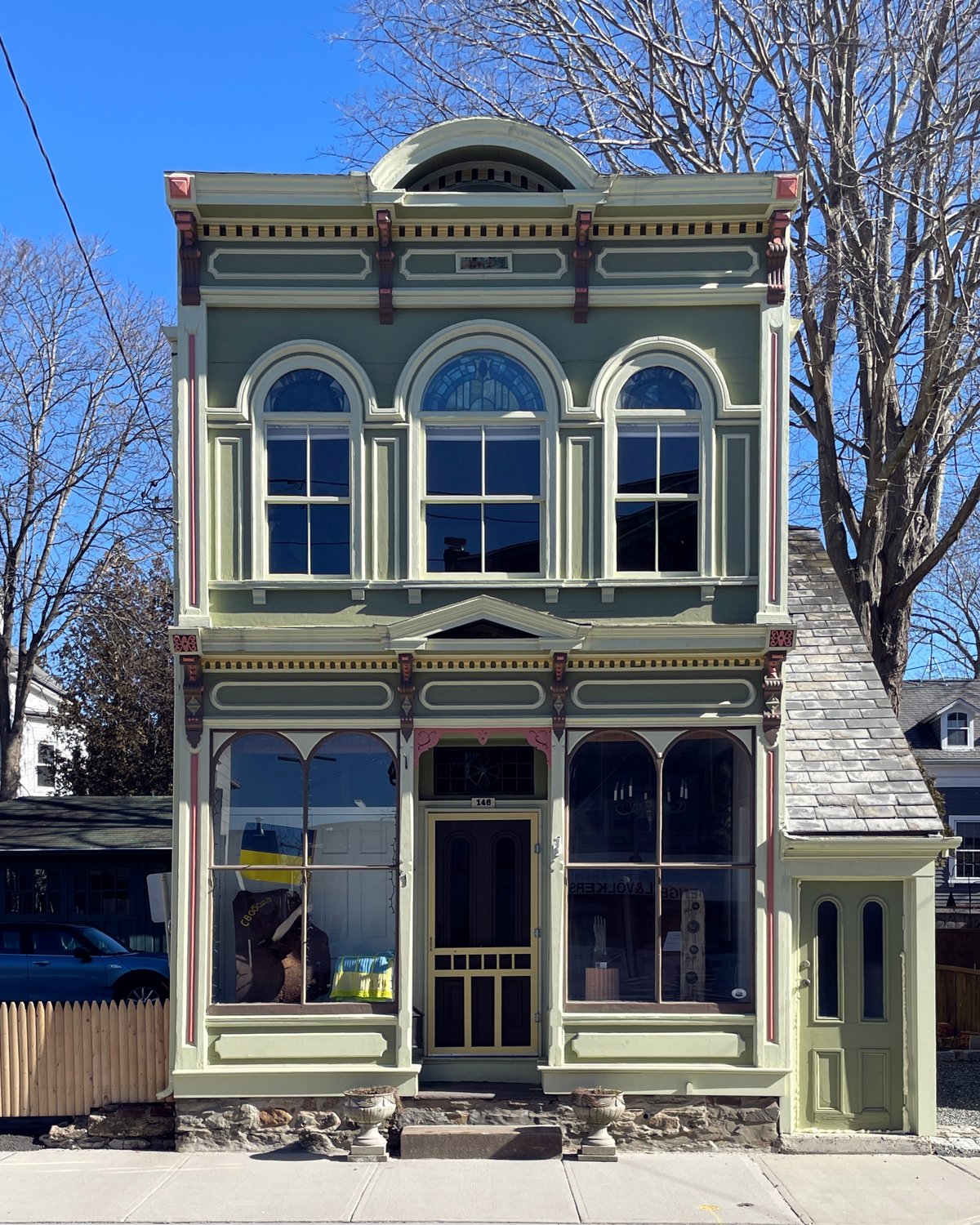 popular-streetscape-influencer-charmed-by-warren-s-waterfront